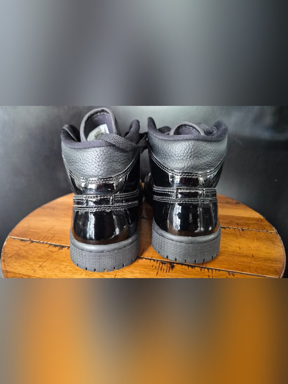 Nike Jordan 1 Mid - Picture 4 of 5